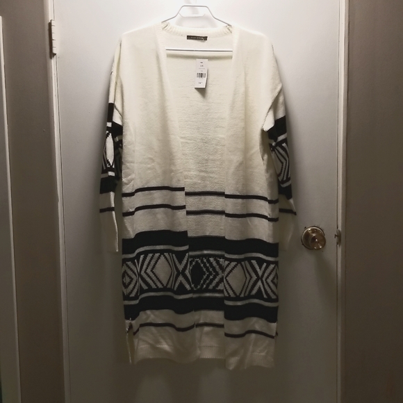 Sweater - Picture 1 of 3